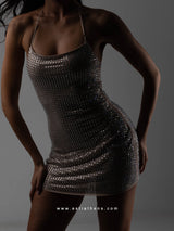 Nude μίνι φόρεμα με στρας και ανοιχτή πλάτη