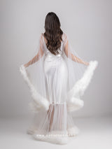 Λευκό νυφικό σετ με τούλινη oversized μακριά ρόμπα