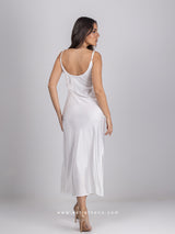 Λευκό νυφικό σετ με τούλινη oversized μακριά ρόμπα