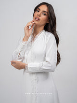 Νυφική ρόμπα με ανοιχτή πλάτη