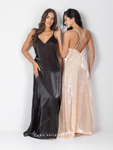 Μαύρο μακρύ νυχτικό με ανοίγματα στο πλάι και χιαστί πλάτη