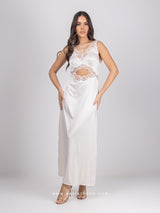 Off white σατέν μακρύ νυχτικό με δαντέλα