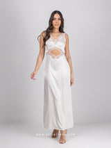 Off white σατέν μακρύ νυχτικό με δαντέλα