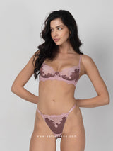 Ροζ σετ εσωρούχων με δαντέλα