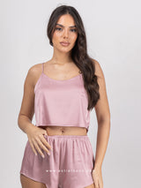 Ροζ σατέν σετ πιτζάμες με τοπ & σορτς