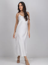 Λευκό νυφικό σετ ρόμπα με πούπουλα