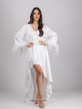 Νυφική λευκή μακριά ρόμπα με πούπουλα