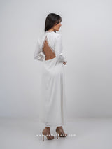 Νυφική ρόμπα με ανοιχτή πλάτη