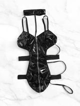 Μαύρο vinyl string κορμάκι με φερμουάρ και choker